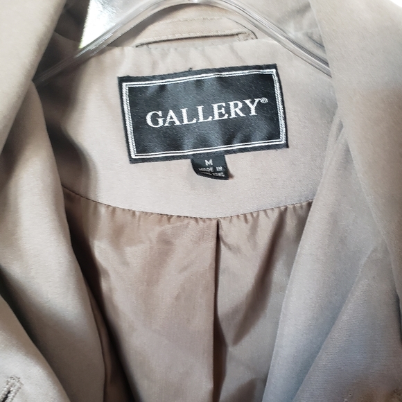 Lightweight jacket with hood size M - Picture 3 of 3